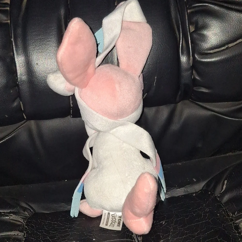 2017 Tomy Sylveon plush - Picture 3 of 5